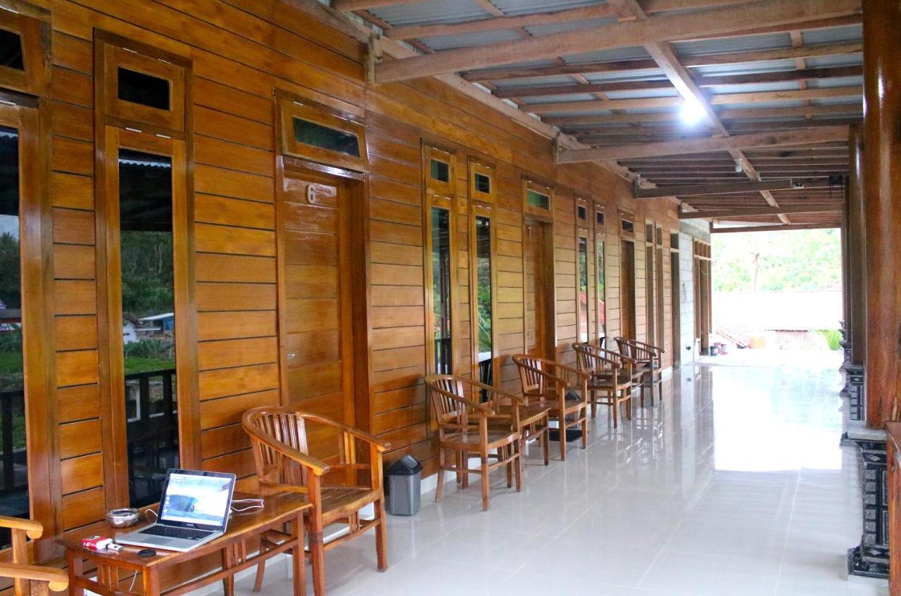 Arrys Watukarung Surfcamp Hotel Kalak Exterior photo